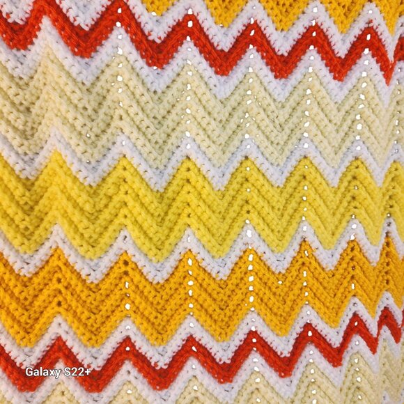 Handmade Crochet Blanket Chevron Zig Zag Pattern Yellow Orange White 42" x 36" A - Picture 5 of 7